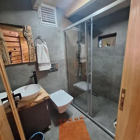 Yali Apartment *